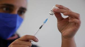 طبيبة تبدد الأوهام الأساسية الشائعة عن التطعيم