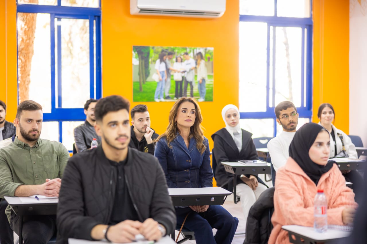 الملكة تزور جامعة الأميرة سمية للتكنولوجيا