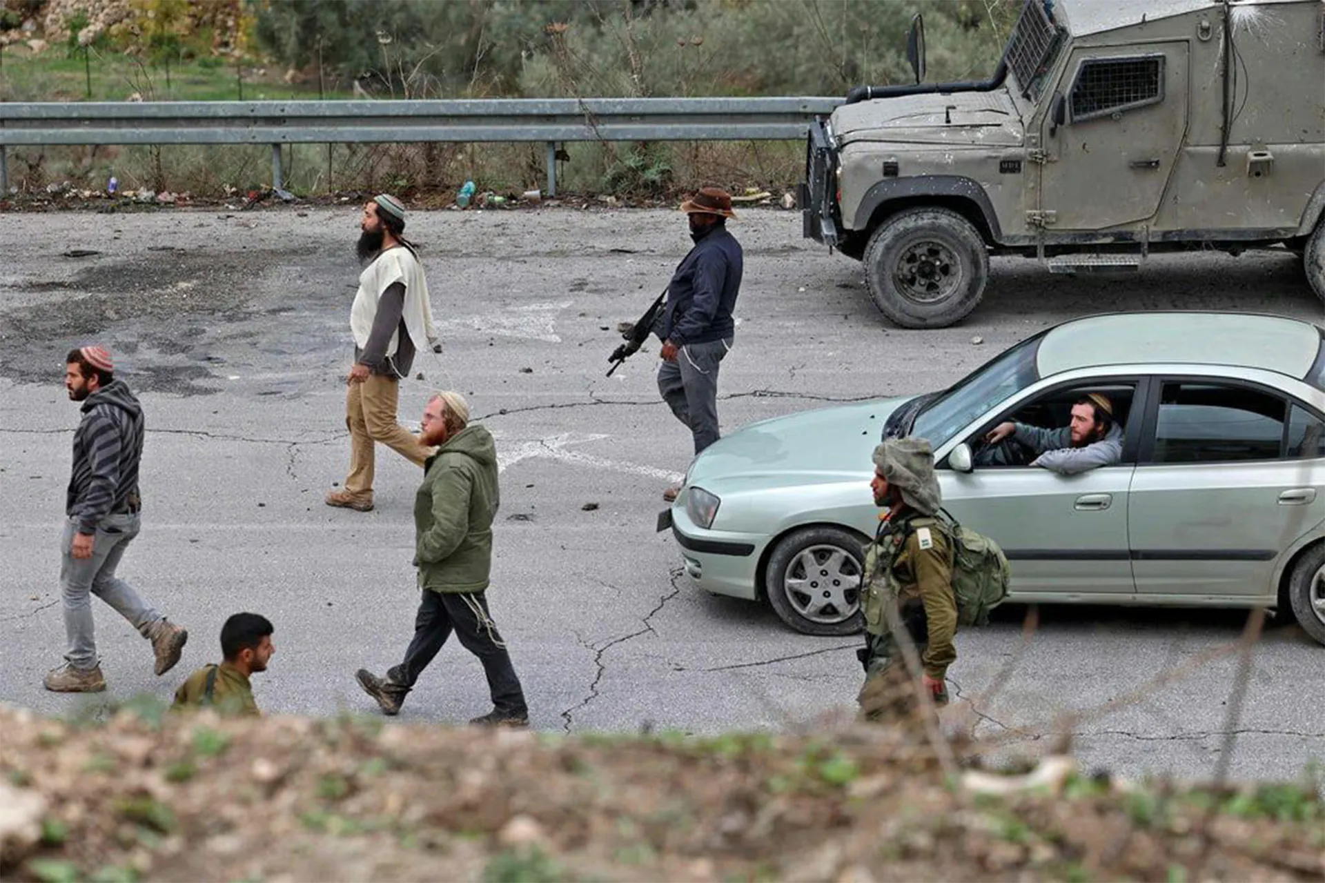 مستوطنون يسطون على إبل فلسطينية.. محاولة جديدة لتهجير السكان