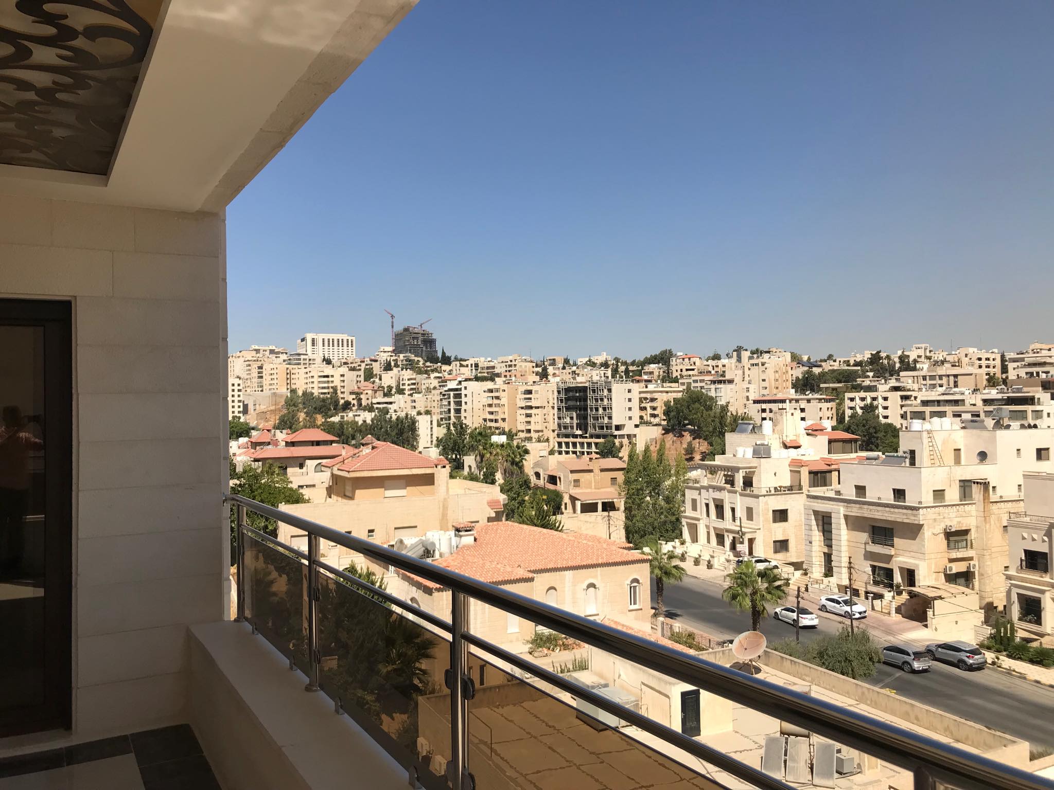 شقة بمليون و 450 الف في عبدون بالعاصمة عمّان