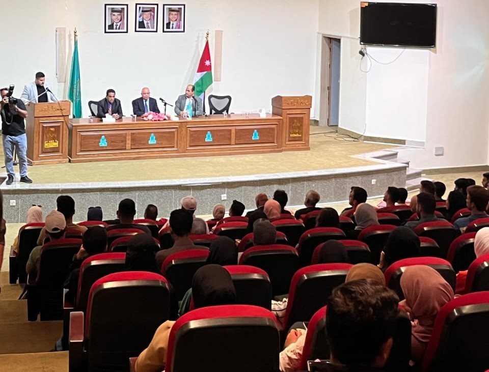 جلسة حوارية في آل البيت بعنوان "الهوية الوطنية بين السلوك والواجب"