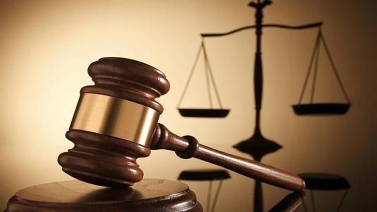 مصادر قضائية: أحكام بعد 10 أشهر محاكمة بقضايا حيازة متفجرات وأسلحة
