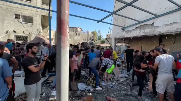 مجزرة جديدة في غزة: 11 شهيدًا بينهم طفلان وشقيقان في قصف صهيوني
