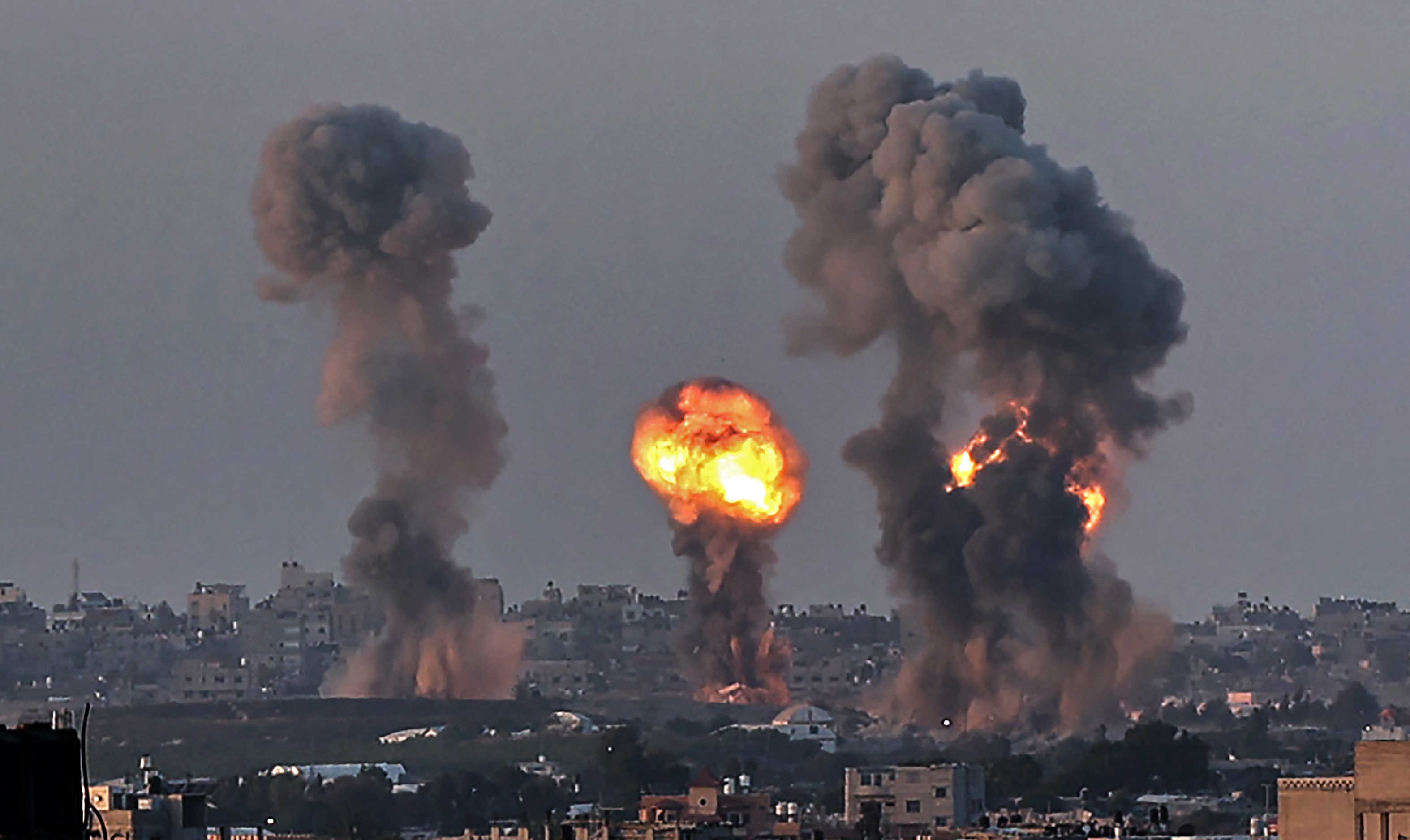 استشهاد 8 فلسطينيين في قصف على وسط غزة وبيت حانون