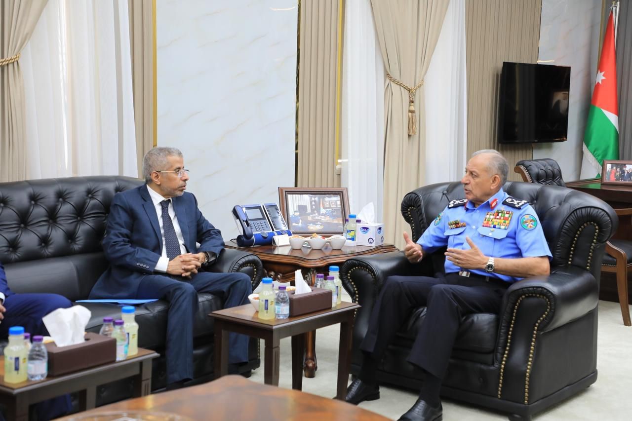 مدير الأمن العام يلتقي الأمين العام لمجلس وزراء الداخلية العرب