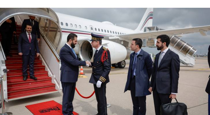 الرئيس السوري يصل باريس لبحث إعادة الإعمار والتعاون الاقتصادي مع ماكرون