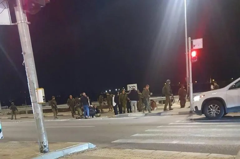 إصابة جندي صهيوني بعملية دهس قرب الخليل واستشهاد المنفذ