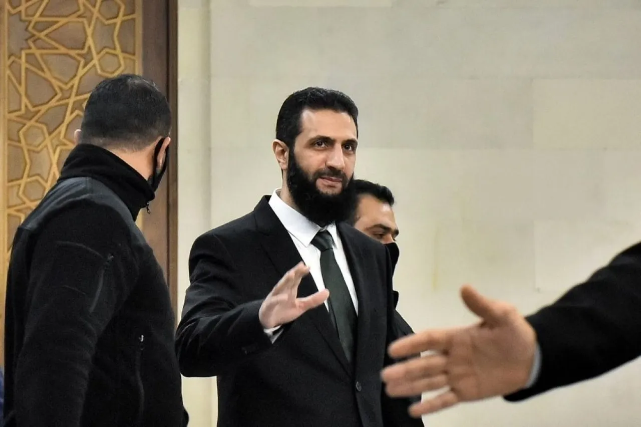 الشرع يؤكد إجراء مفاوضات غير مباشرة مع "إسرائيل" لتهدئة الأوضاع بين الطرفين