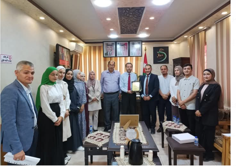 تعزيزًا للشراكة المجتمعية: مدير تربية جرش يلتقي بلجنة مركز "آراء بلا حدود"