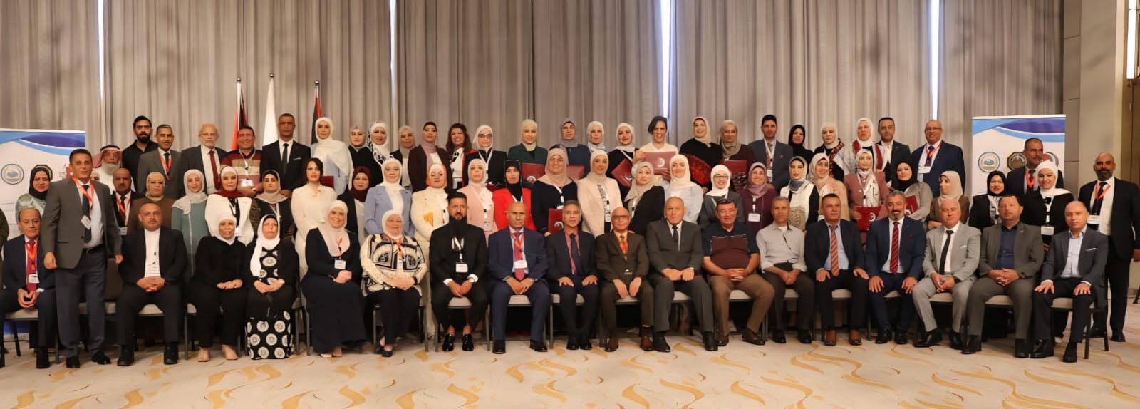 مؤتمرون يدعون إلى تعزيز القيادة التربوية وتفعيل برامج إعداد المعلمين وتنميتهم
