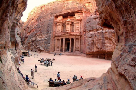 2.4 مليار دولار قيمة الدخل السياحي في الأردن خلال الثلث الاول
