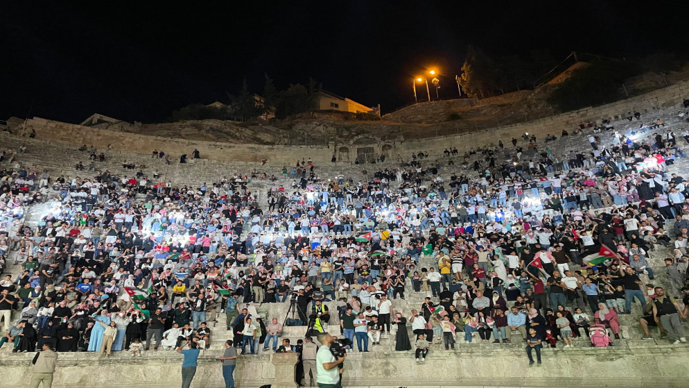 الألعاب النارية تزين سماء المملكة الليلة احتفالا بعيد الاستقلال