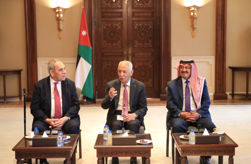 العيسوي: التفاف الأردنيين حول قيادتهم دعامة البناء الوطني