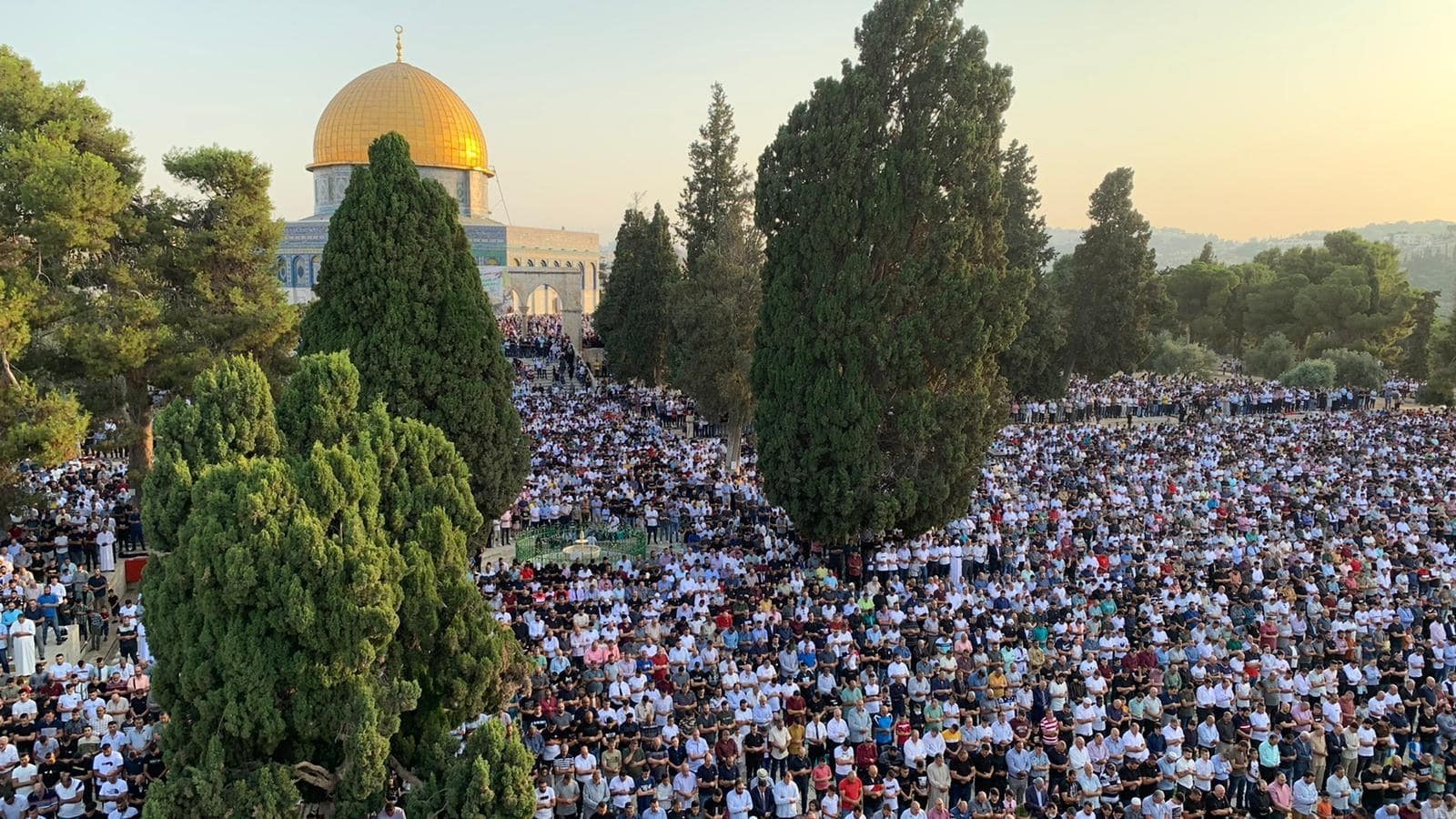 45  ألفًا يؤدون صلاة الجمعة في المسجد الأقصى