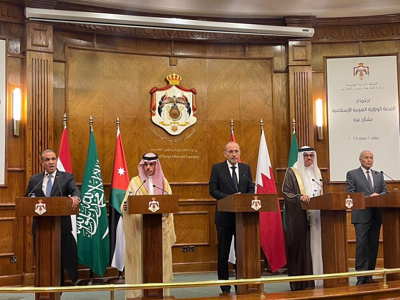 الصفدي: منع الاحتلال زيارة الوفد العربي لرام الله يؤكد غطرسة حكومة نتنياهو وتطرفها
