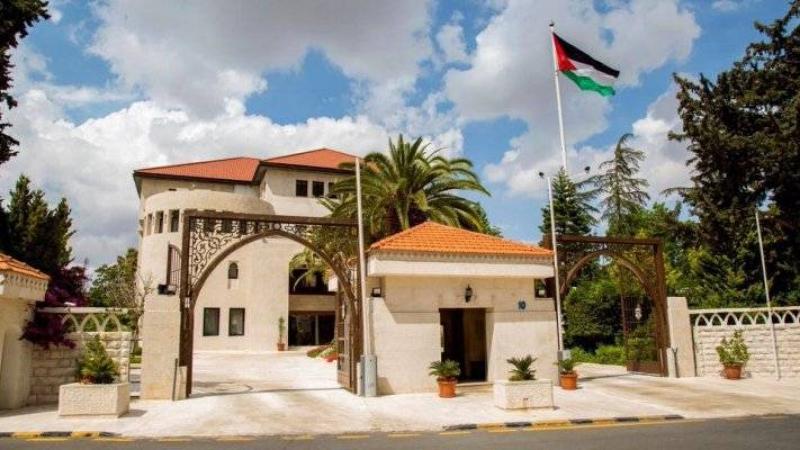 الحكومة تحدد سقفًا ماليًا لمكافآت وبدلات الموظفين
