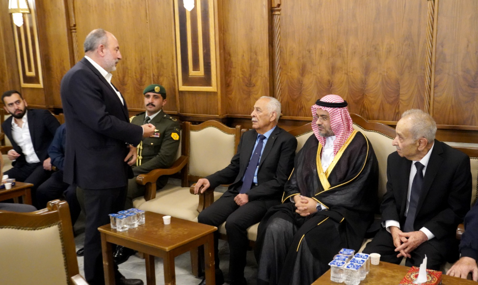 مندوبا عن الملك وولي العهد...العيسوي يعزي آل خزنة كاتبي