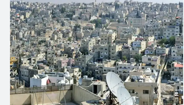 مراهقة ( 15 ) عاما يتيمة تُلقي بنفسها من مرتفع جبل "الكسارات" في عمّان