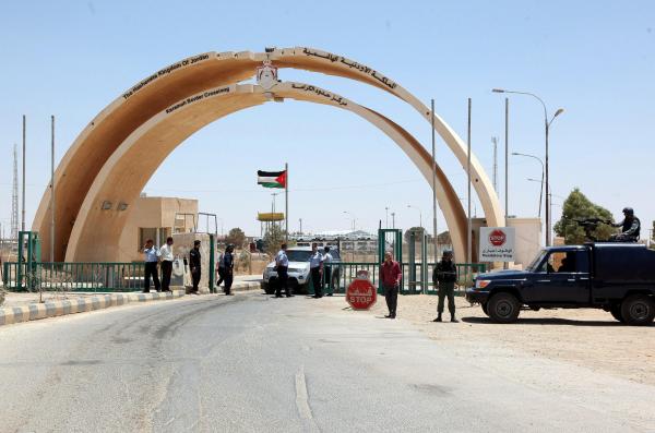 مصدر أمني: المعبر البري مع العراق يعمل طبيعيا