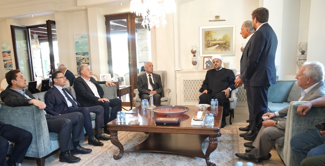 مندوبا عن الملك وولي العهد...العيسوي يعزي آل مرعي