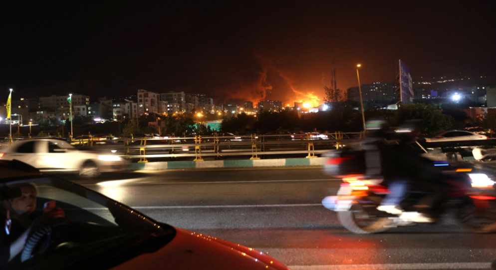 جيش الاحتلال : استهداف وزارة الدفاع الإيرانية ومواقع مرتبطة بـ "مشروعها للأسلحة النووية"