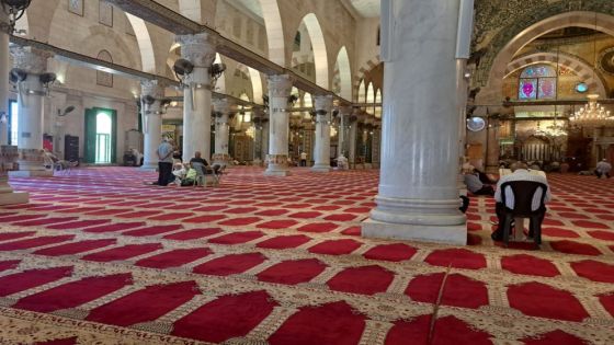 الاحتلال يغلق أبواب الأقصى ويمنع وصول المصلين للجمعة الثانية