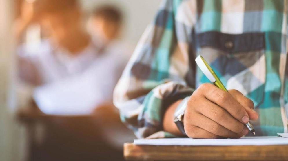 طلبة التوجيهي يتقدمون لامتحان اللغة العربية السبت
