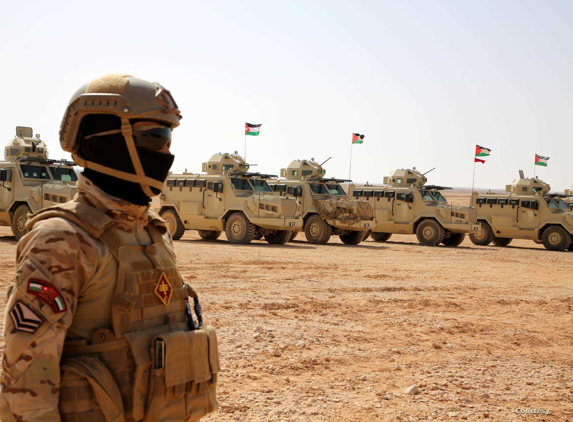 الجيش يحبط محاولة تهريب مخدرات عبر مقذوف قادماً من سوريا