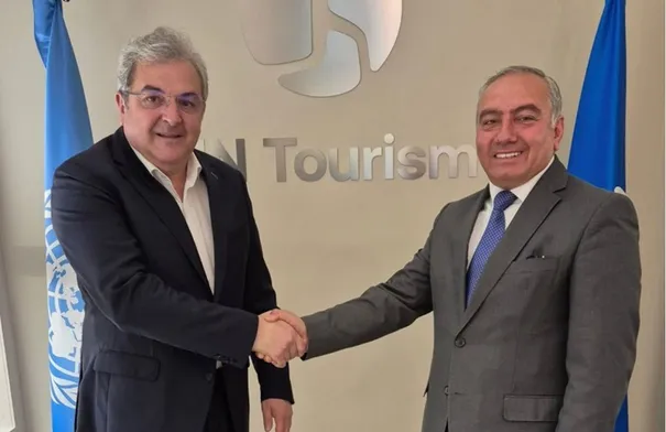 البريزات يبحث تعزيز التعاون السياحي مع منظمة السياحة العالمية في مدريد