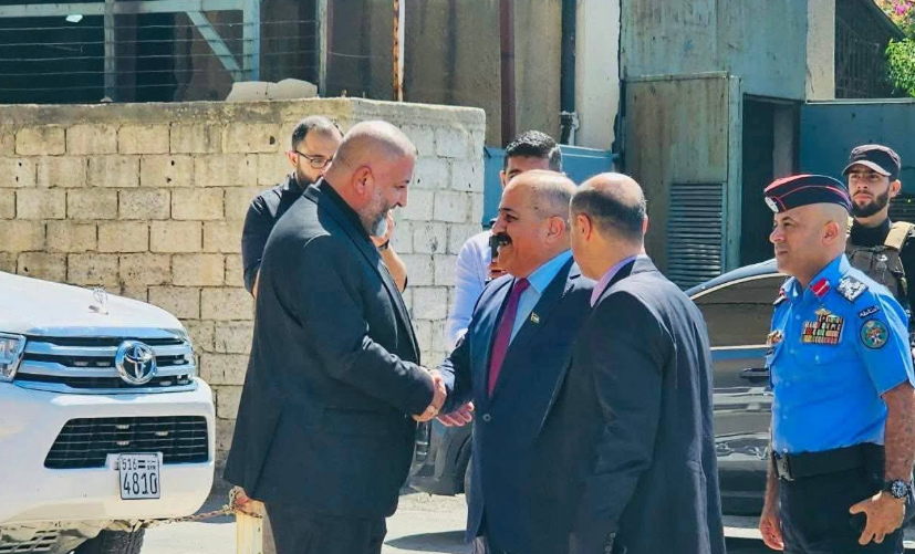 محافظ درعا يستقبل وفدا اردنيا رسميا برئاسة محافظ اربد
