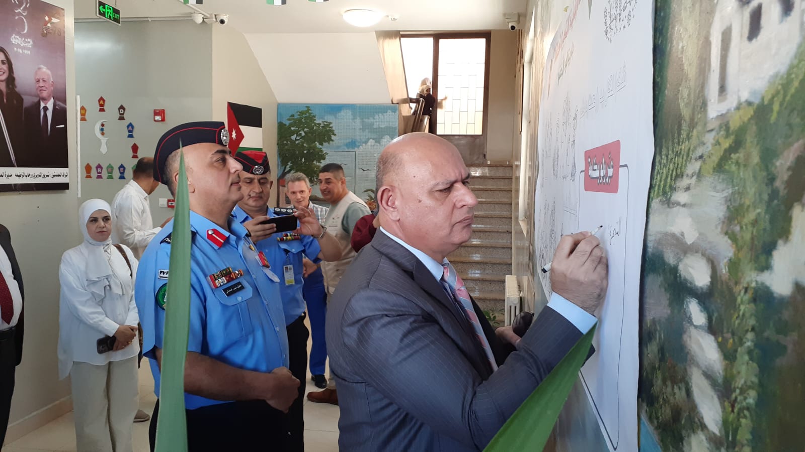 محافظ جرش يرعى يوماً زراعياً بيئياً  في مدرسة الرشايدة الثانوية للبنات
