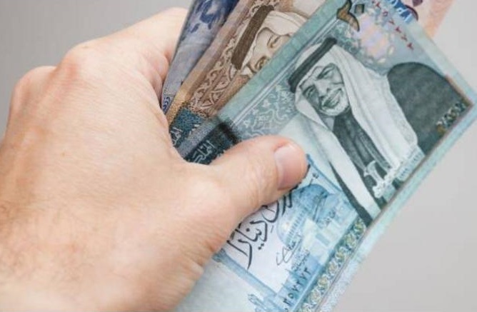 شكاوى عمالية ضد منشآت لم تلتزم بالحد الأدنى للأجور
