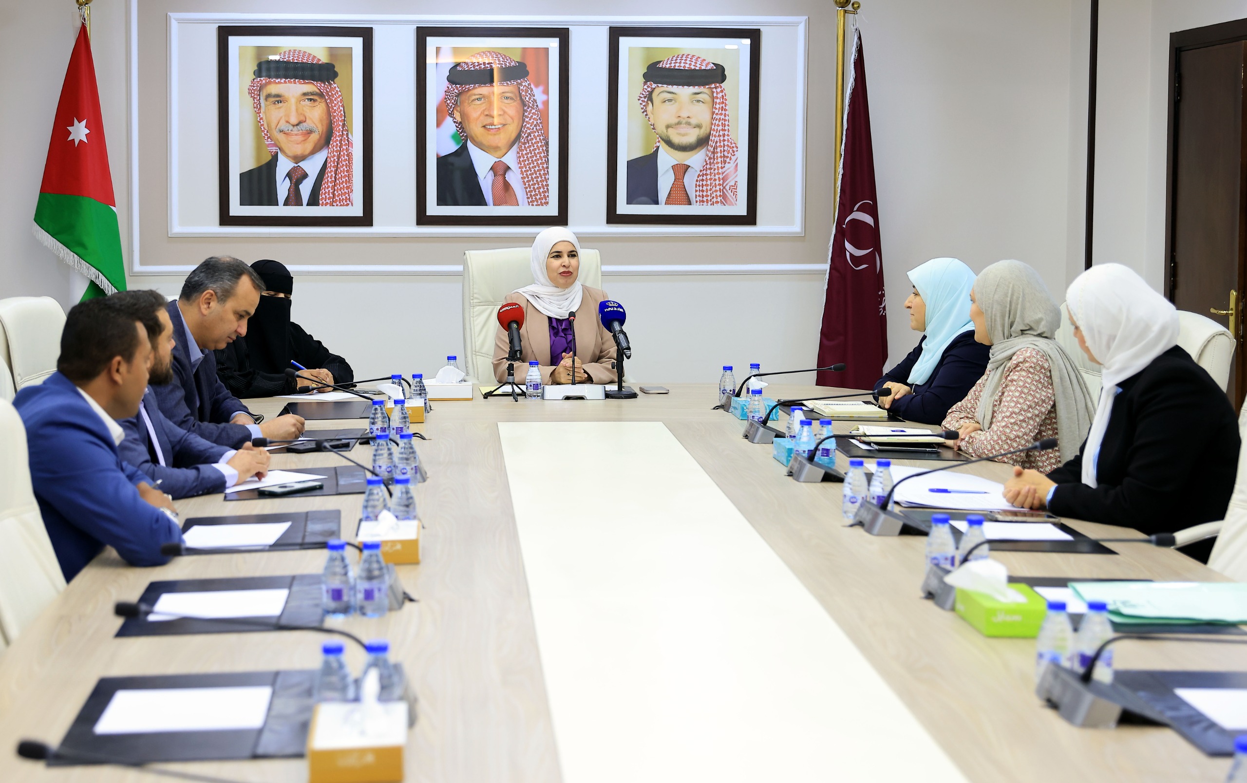 "المرأة النيابية" تدعو لمراجعة إجازة الأمومة في القطاع الخاص