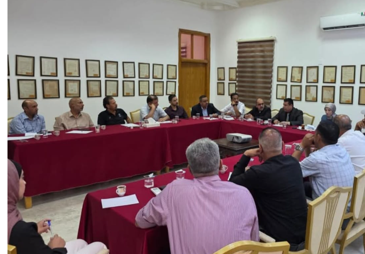 رئيس لجنة بلدية الكرك الكبرى يلتقي مدراء مناطق البلديه