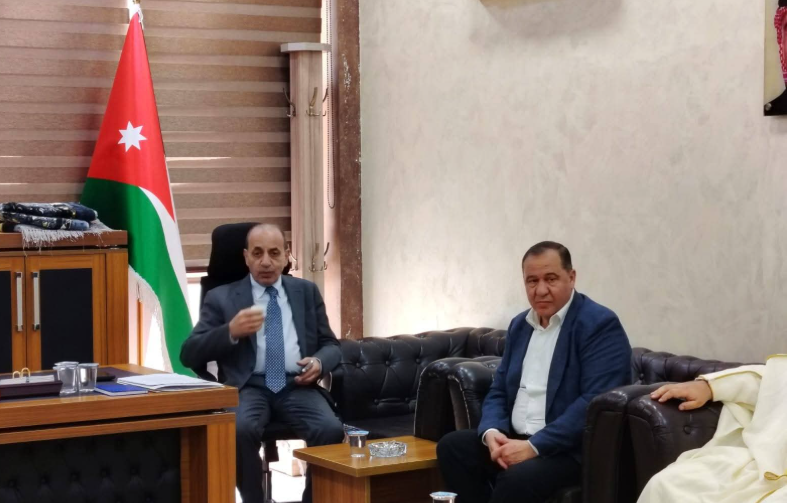 المصري يلتقي رؤساء اللجان في بلدية جرش خلال زيارة مفاجئة