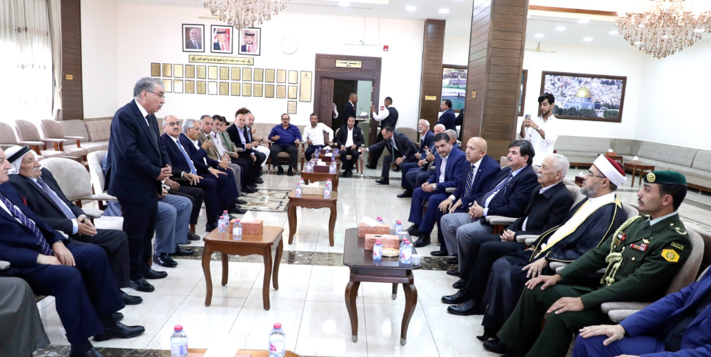 مندوبا عن الملك وولي العهد.. يعزي العيسوي الخماش وجبران