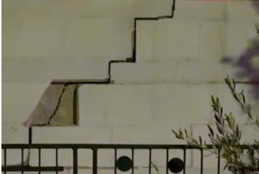 اربد ..  تطويق مبنى آيل للسقوط في شارع الهاشمي