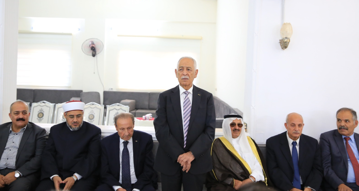 مندوبا عن الملك وولي العهد ...العيسوي يعزي بوفاة الوزير والبرلماني الاسبق عبدالرزاق طبيشات