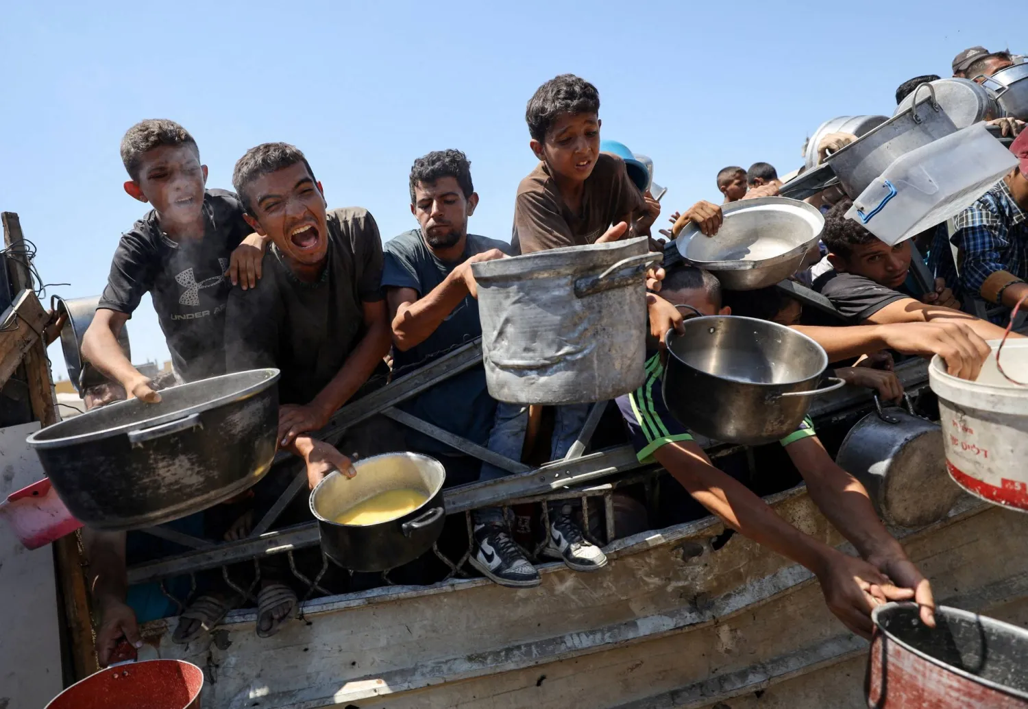باريس ولندن وبرلين تدعو إلى "إنهاء الكارثة الإنسانية في غزة فورا"