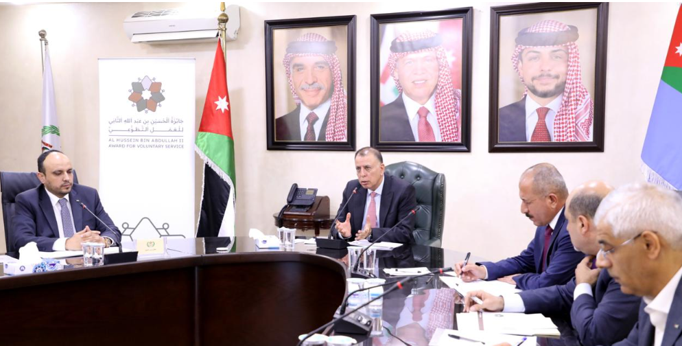 الداخلية والشباب تطلقان خطة ميدانية لتعزيز ثقافة التطوع في المحافظات