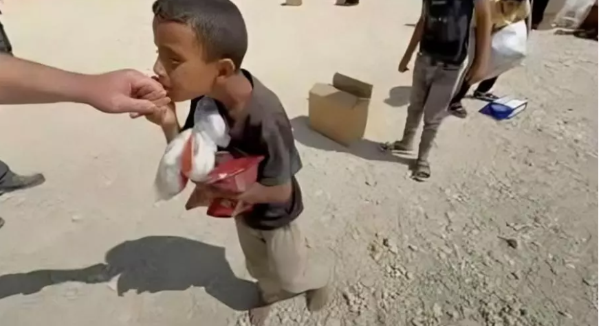  الطفل الغزي أمير  - لم يعد، بل مات جائعا، في رحلة البقاء
