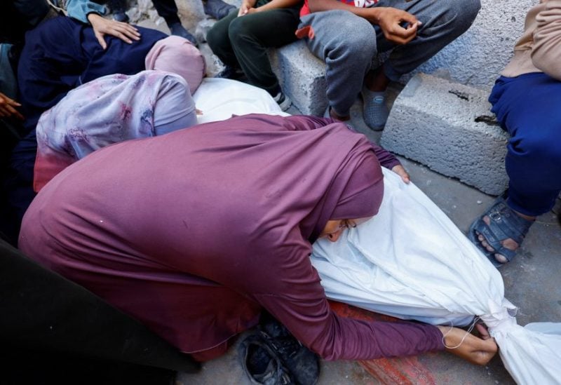 بين الجوع والحرمان.. غزة تشهد ارتفاعا في الشهداء ونقصا حادا في الأكفان