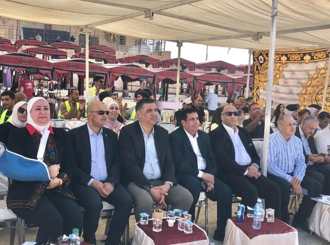 رئيس لجنة بلدية الكرك الكبرى يشارك في افتتاح سوق جارة القلعة