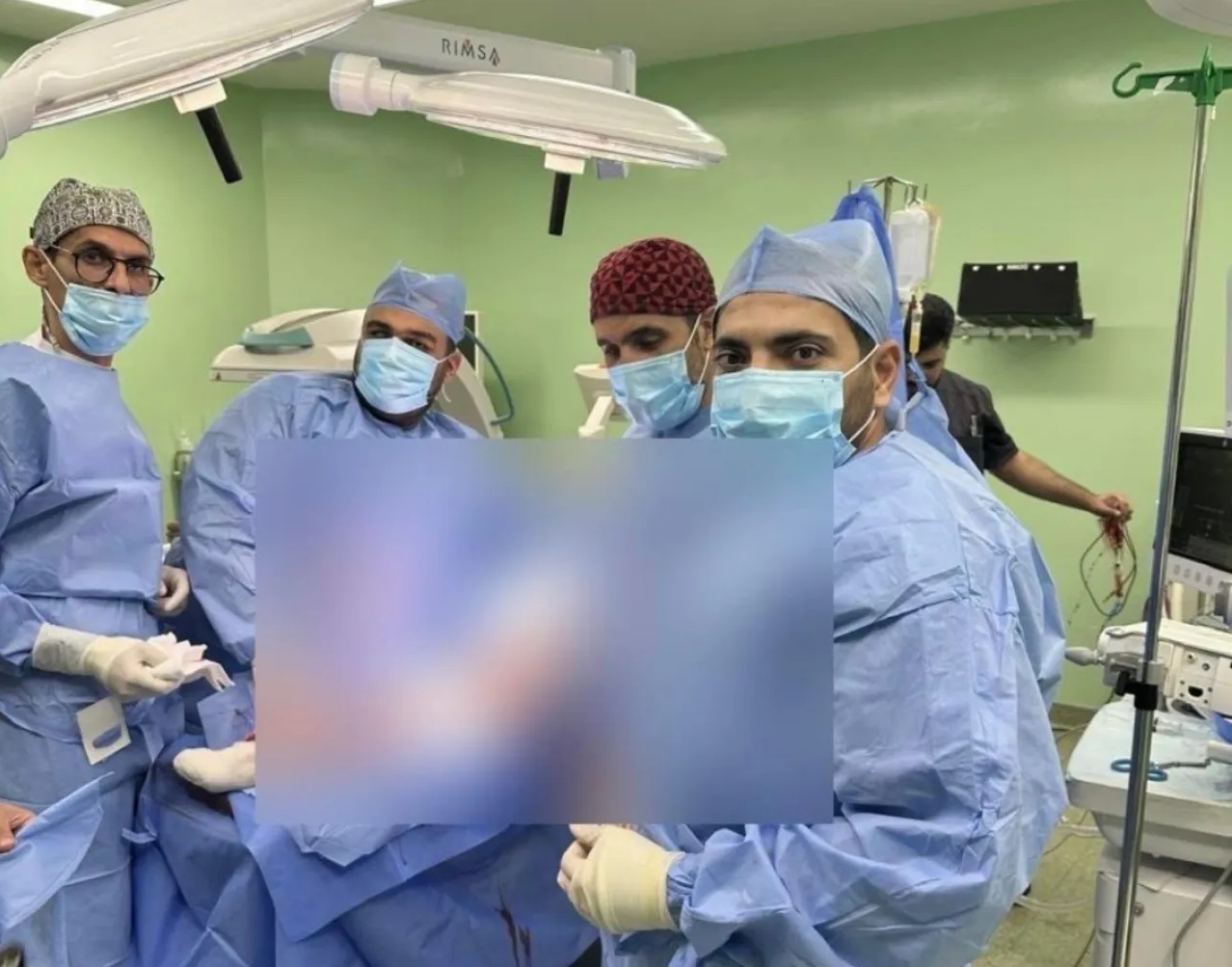 إنجاز طبي..إعادة توصيل ذراع مبتورة لطفلة في مستشفى البشير