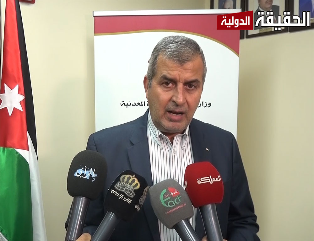 وزير الطاقة لـ"الحقيقة الدولية": قرار وشيك بتحويل مركبات البنزين والديزل إلى غاز (فيديو)