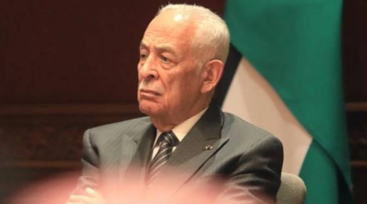 العيسوي  ينقل تمنيات  الملك وولي العهد بالشفاء  لأبو كركي والحمادنة