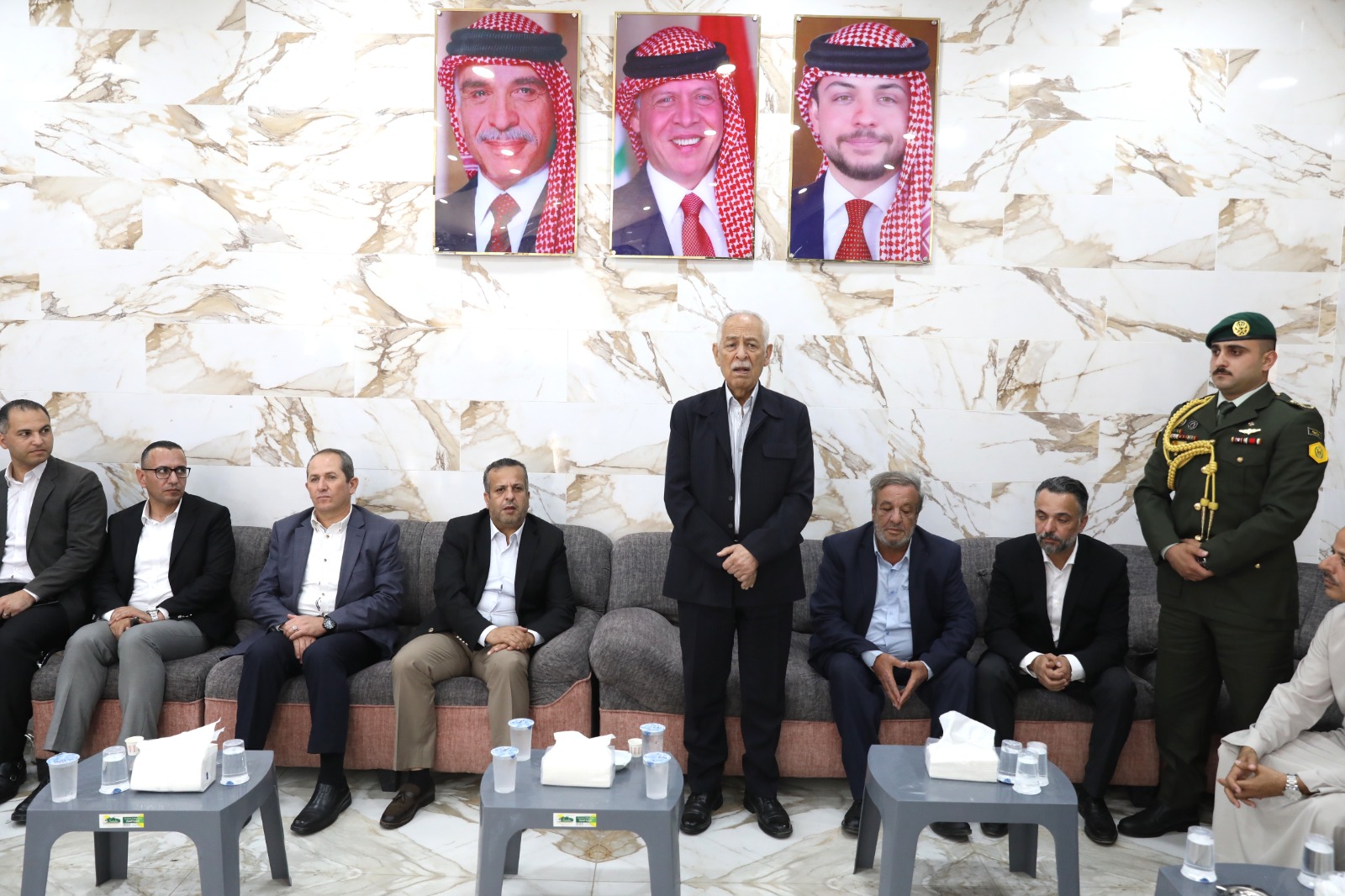 مندوبا عن الملك وولي العهد.. العيسوي يعزي عشائر عماري وعمارين والقطيفان وفريج