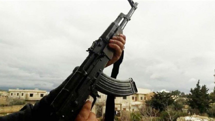 طلقة طائشة من مسدس أب تودي بحياة ولده في مادبا