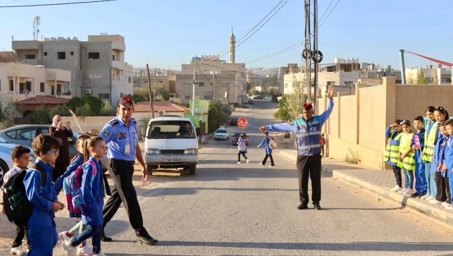 إدارة السير تدعو السائقين للالتزام بقواعد المرور في محيط المدارس