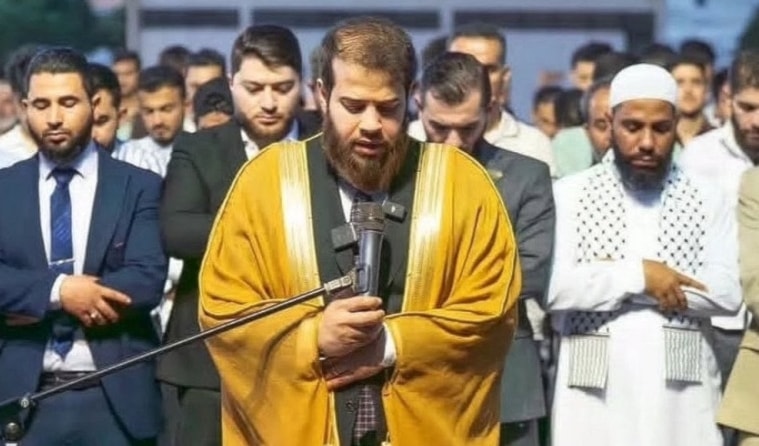 ظهور لافت للفنان المعتزل أدهم النابلسي وهو يؤمّ المصلّين في معرض دمشق الدولي (فيديو)